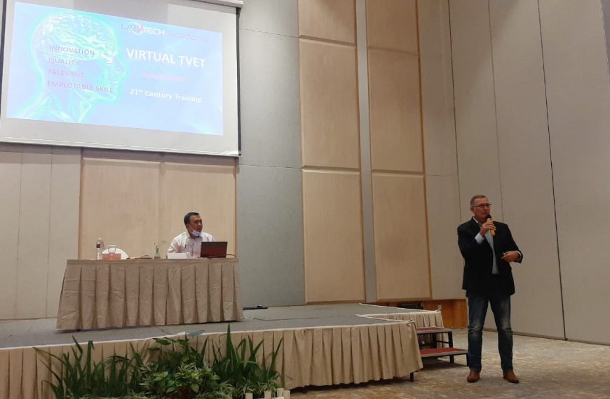Batam State Polytechnic Launched PBL Program and Invited Labtech as Speaker