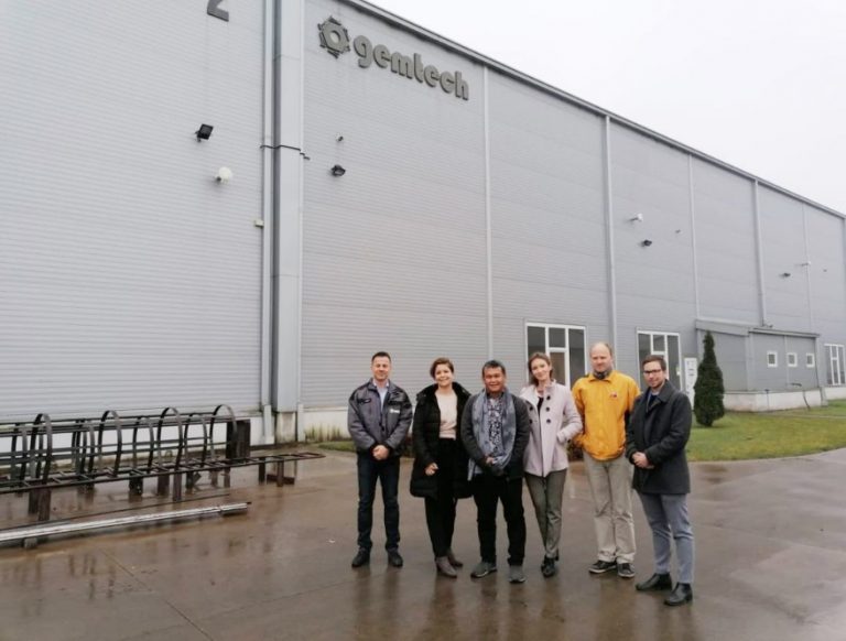The Director of Polibatam Directly Saw the Intern Students at Gemtech Kft, Hungary