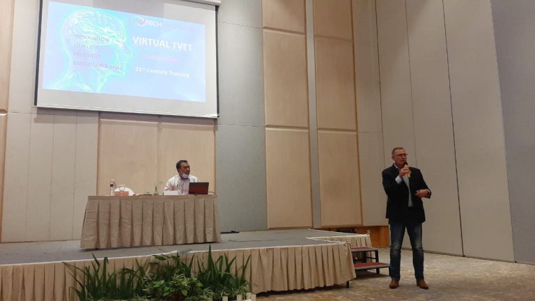 Batam State Polytechnic Launched PBL Program and Invited Labtech as Speaker
