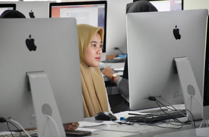 Expert in Cybersecurity, Study in the Applied Undergraduate of Cybersecurity Engineering in Polibatam!