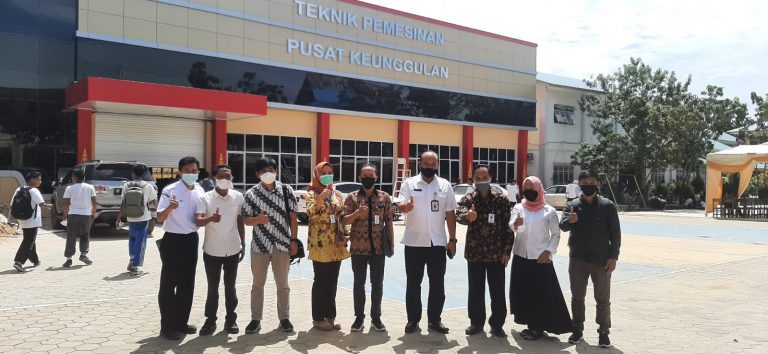 Polibatam Collaborates with SMKN 6 Batam in Assistance for Center of Excellence Vocational School