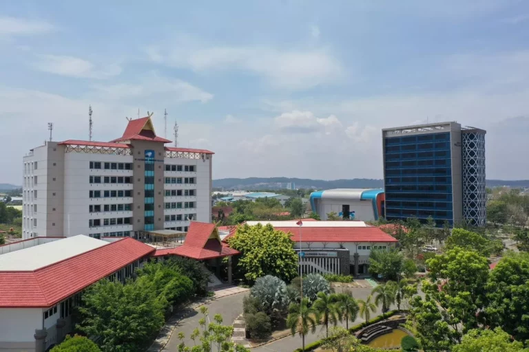 Polibatam in the Top 37 Indonesian Polytechnics version of Scopus-Databaseuto Draft