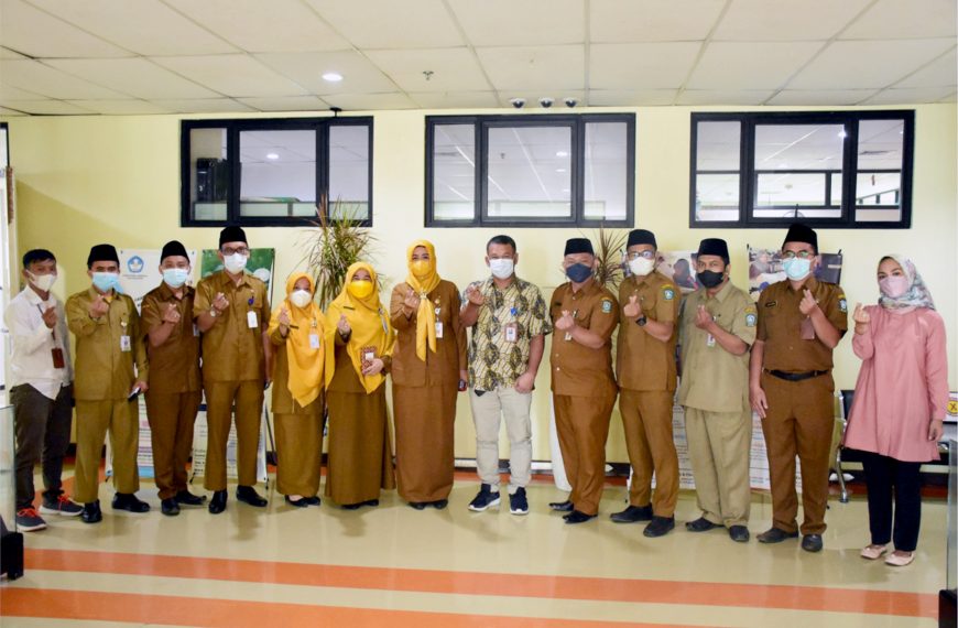 SMK Negeri 7 Batam Explores Curriculum Alignment with Politeknik Negeri Batam