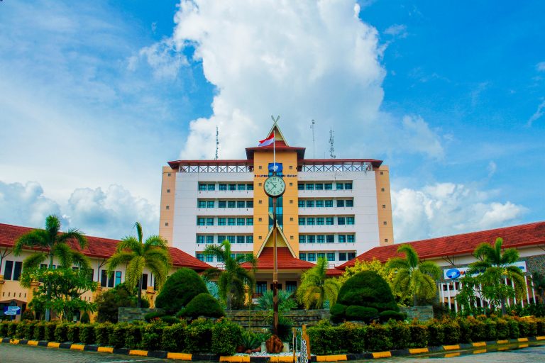 Terpilih Sebagai Awardee : 3 dari 13 Mahasiswa Polibatam Diwawancarai oleh LPM Paradigma