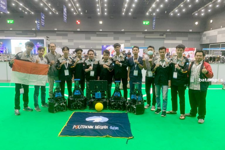 Polibatam Ranked 5th in the International Robot Contest in Thailand; Also Ranked 4th in Scientific Challenge