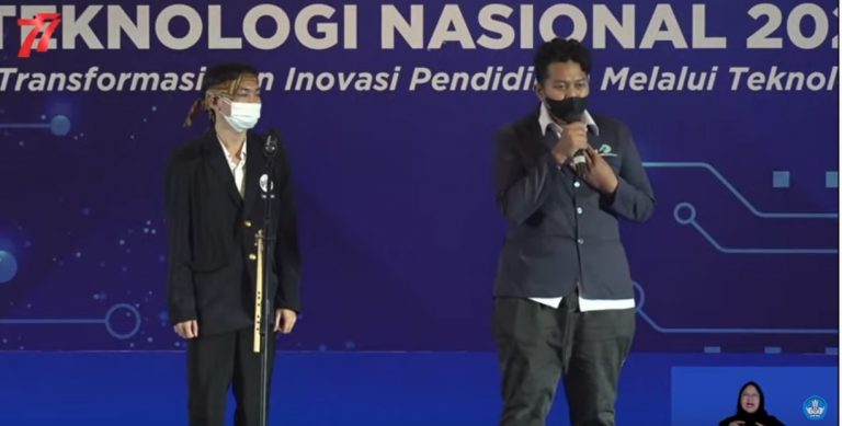 Gastya Eka Putra, Polibatam Student of Multimedia and Network Engineering, Presents the 2022 Vocational Masterpiece in front of Minister of Education and Technology, Nadiem Makariem