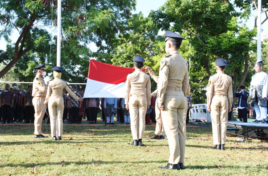 Sivitas Akademika dan Mahasiswa Baru Polibatam Ikuti Upacara Peringatan Hari Ulang Tahun Kemerdekaan Ke-77