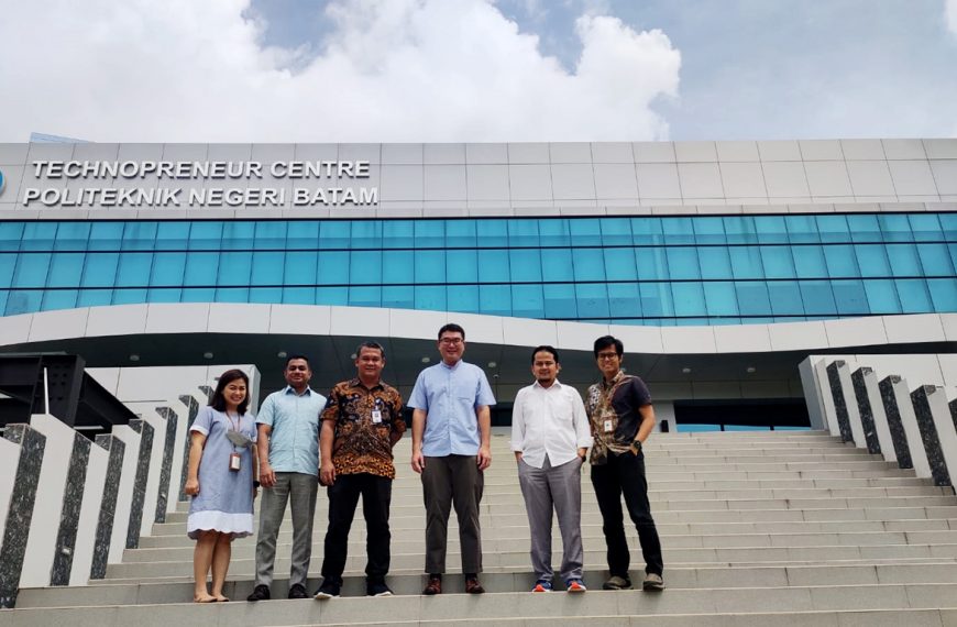 Konjen Singapura Gavin Ang Silahturahmi ke Kampus Polibatam