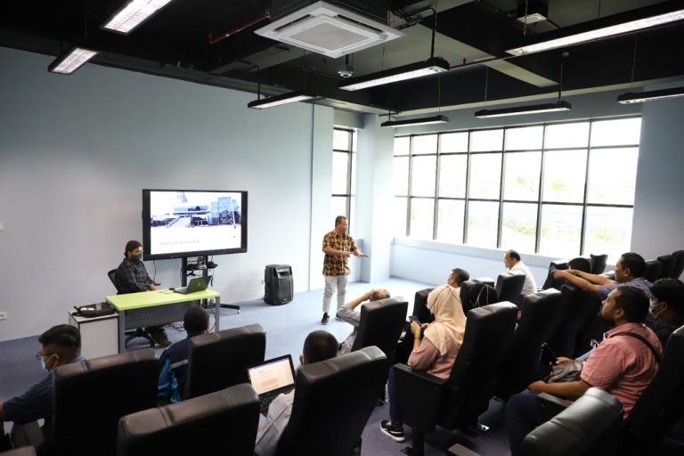 Media Tour Batam Bersama Direktur dan Asisten 1 Pemko Batam Di Kampus Polibatam