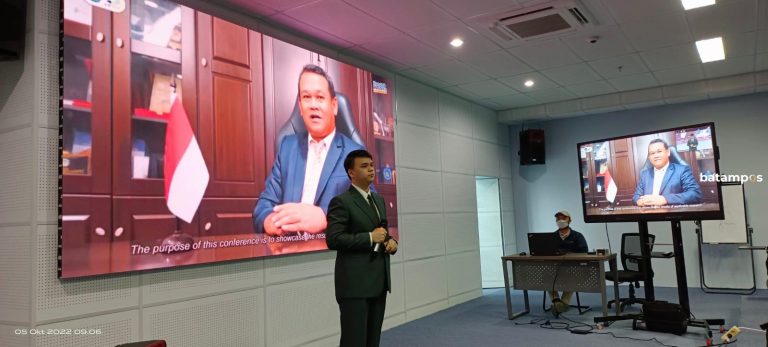 Uuf Buka The 5th ICAE dan The 4th ICAESS Polibatam, Tiga Keynote Speaker Internasional, 299 Peserta