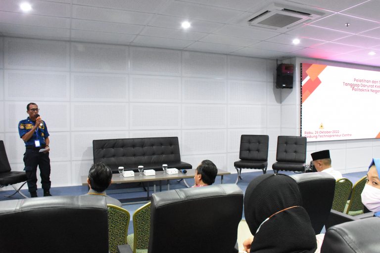 Polibatam Organizes Fire Emergency Response Training and Simulation