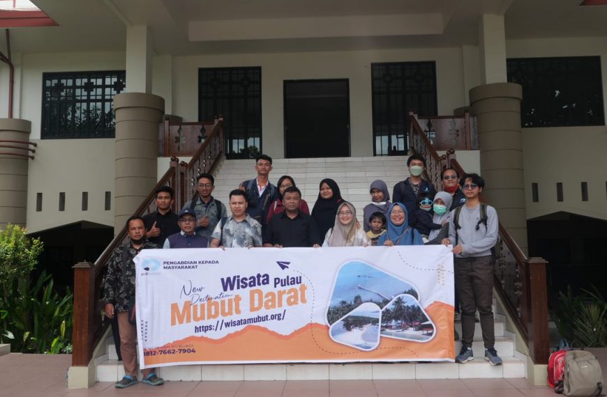 Polibatam Latih Pendampingan Optimasi Website Untuk Pengelola Desa Wisata Pulau Mubut