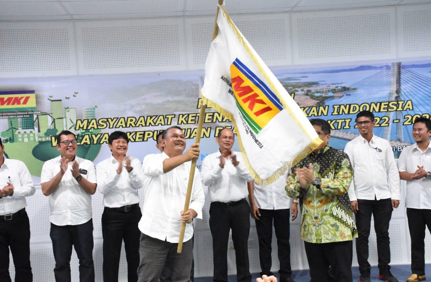 Pengukuhan Masyarakat Ketenagalistrikan Indonesia Wilayah Kepulauan Riau Di Kampus Polibatam, Uuf Brajawidagda, Ph.D Jadi Ketua MKI Kepri Masa Bhakti 2022-2026