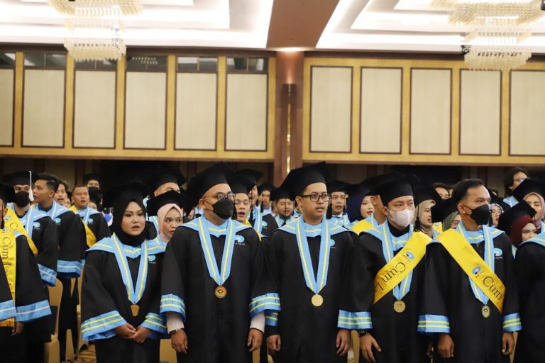 Politeknik Negeri Batam Held Graduation in 2022, Here’s the Director’s Message