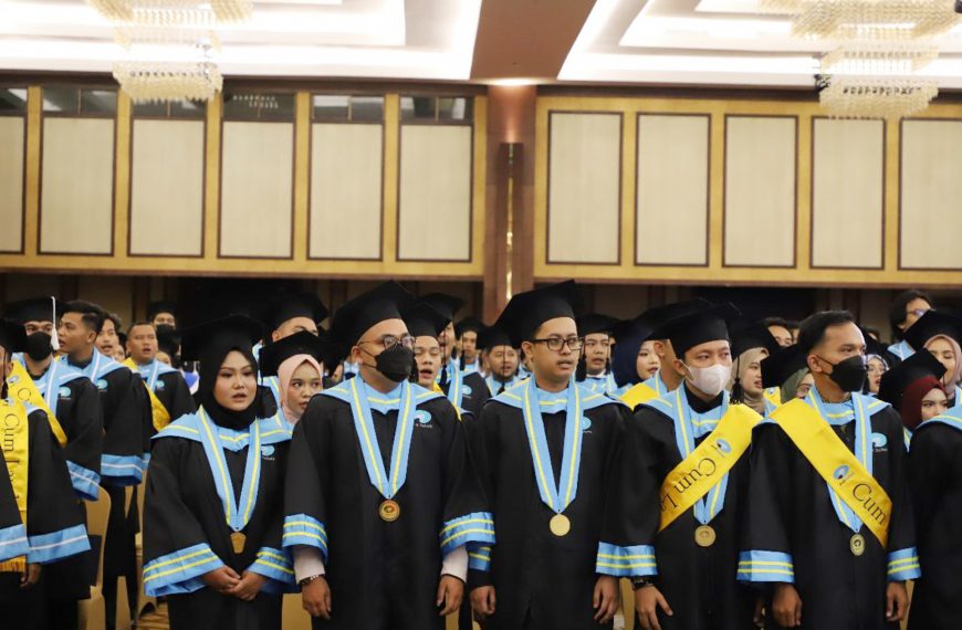 Poltek Batam Gelar Wisuda tahun 2022, Ini Pesan Direktur