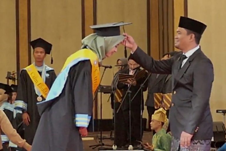 Polibatam Holds a Graduation Ceremony for 953 Graduates from 15 Study Programs