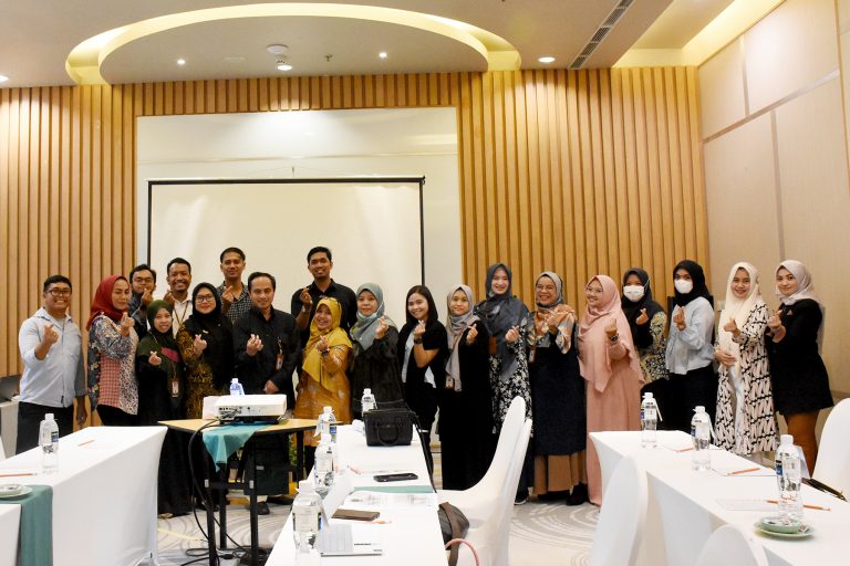 Improving MC and Public Speaking Skills for Polibatam Staff, Batam City Perwara Present as Resource Person