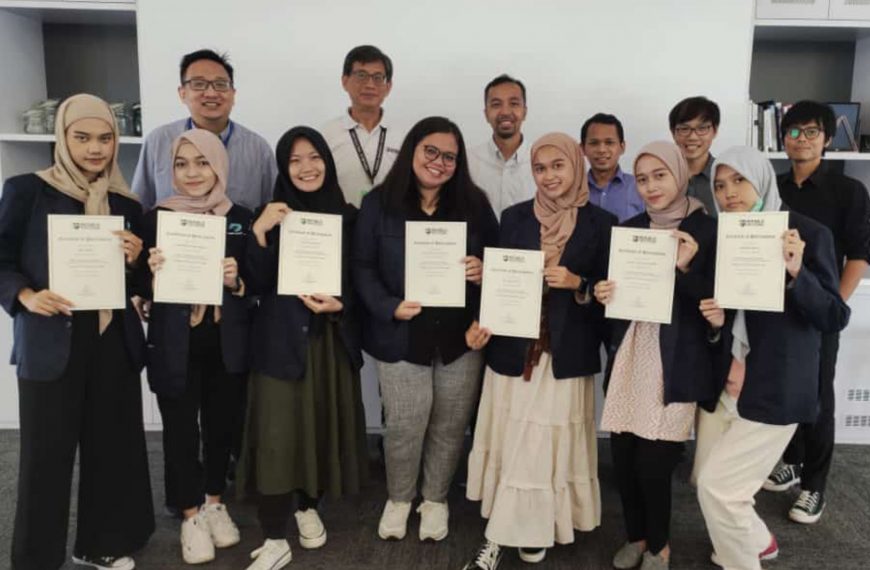 Mahasiswa Program Studi Administrasi Bisnis Kelas Internasional Jurusan Manajemen Bisnis Polibatam Study Tour di Kampus Republic Polytechnic Singapore