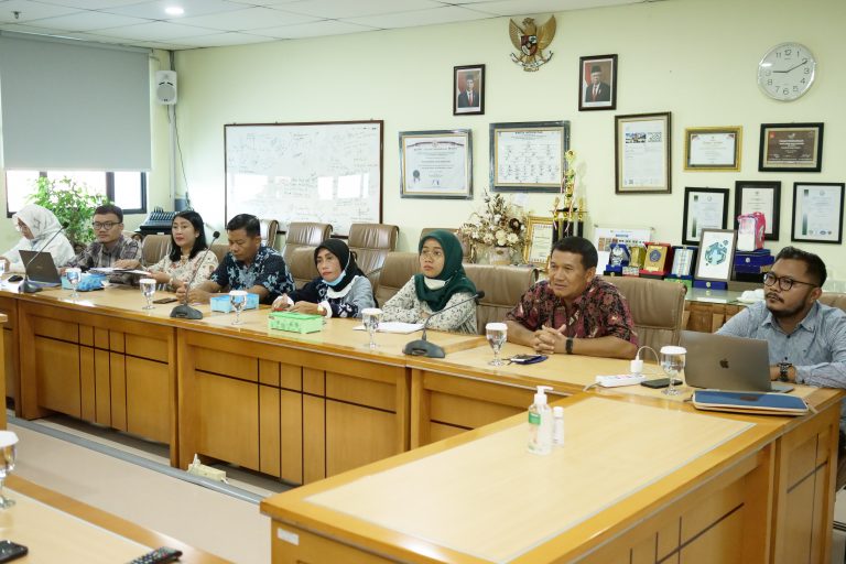 Polibatam Becomes UNESA Benchmarking Goal in the Field of Student Assistance and Development