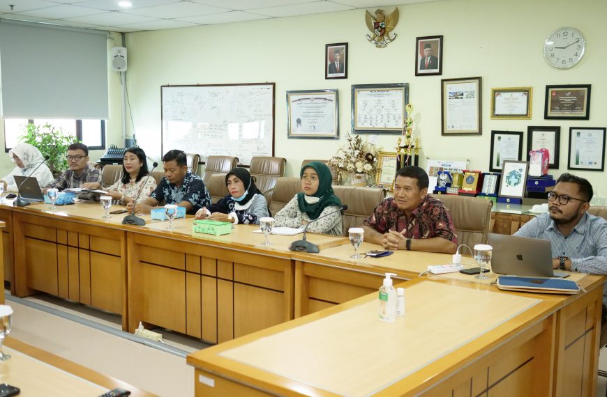 Polibatam Becomes UNESA Benchmarking Goal in the Field of Student Assistance and Development