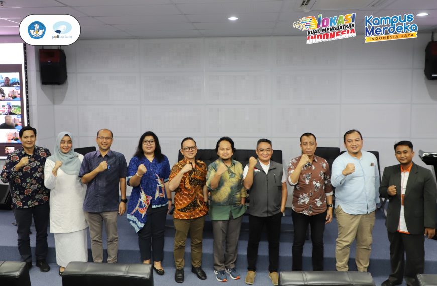The 2nd Batch Polibatam Engineer Professional Study Program Holds its First Lecture