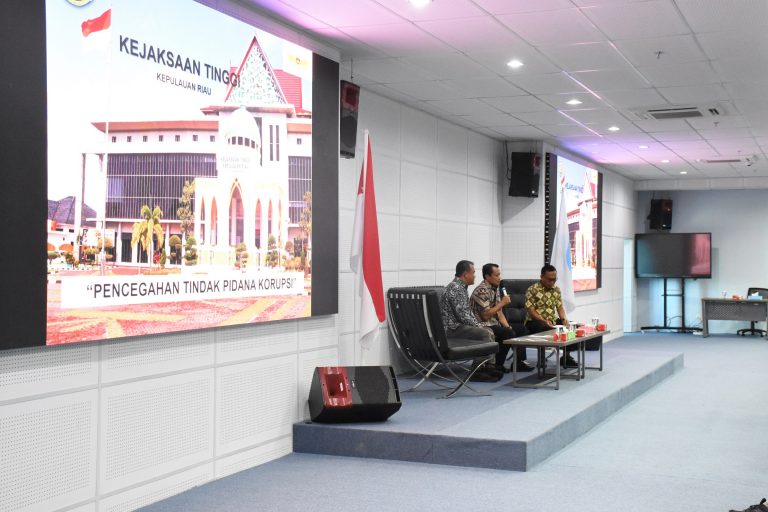 Kepala Kejaksaan Tinggi Kepulauan Riau Jadi Narasumber Workshop Pencegahan Tindak Pidana Korupsi pada BLU Politeknik Negeri Batam