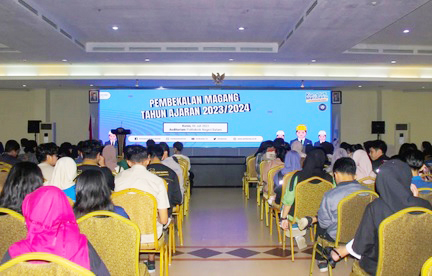 CDC Polibatam Holds Internship Debriefing Seminar for the 2023/2024 Academic Year