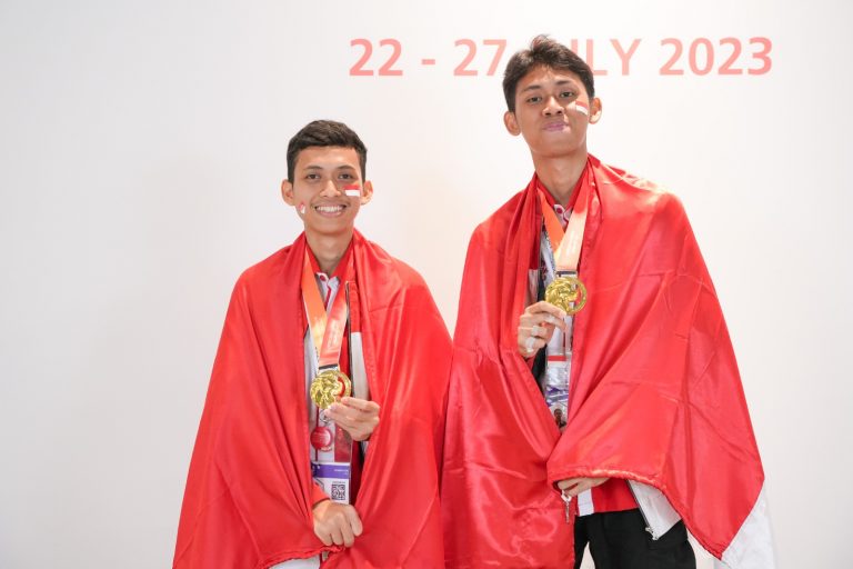 Polibatam Team Represents Indonesia Won Gold Medal in the WorldSkills ASEAN 2023 Event, Industrial Automation Category in Singapore