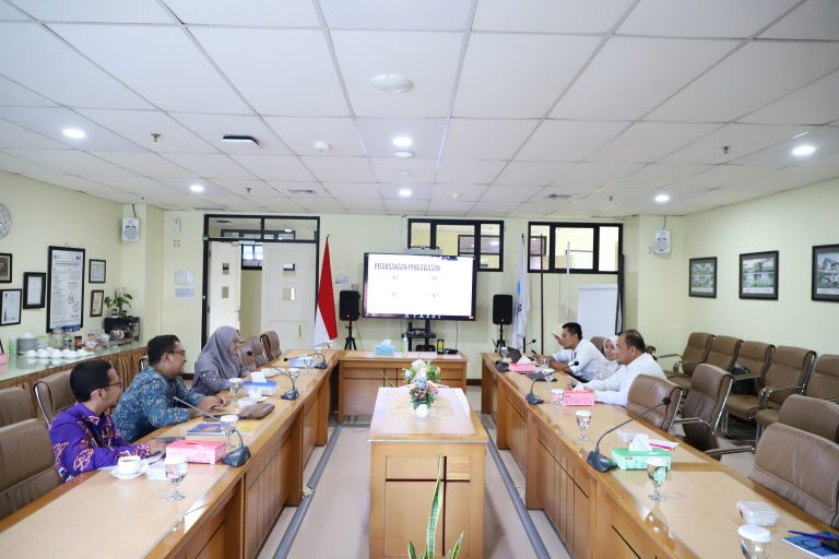 Polibatam Internal Monitoring System (SPI) Becomes the Benchmarking Goal of the Politeknik Media Kreatif