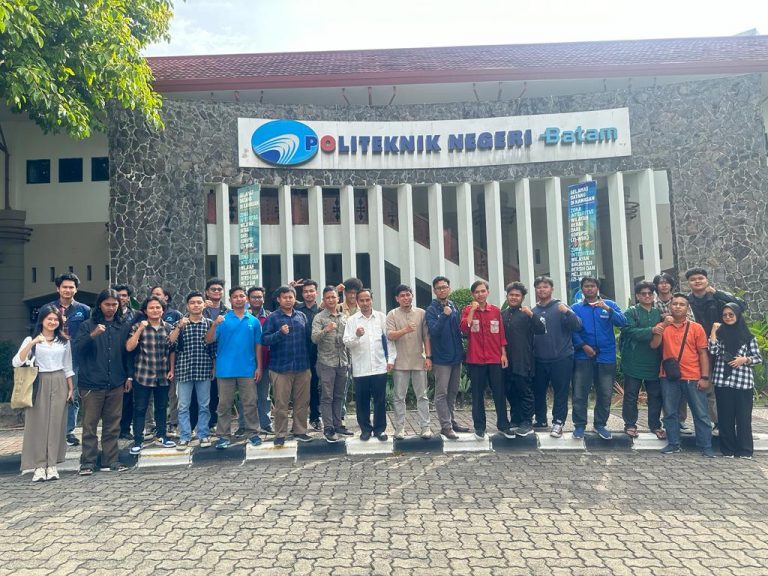 Batam State Polytechnic Sends Cross-Department Student Delegation to National Unmanned Fast Boat Contest 2023