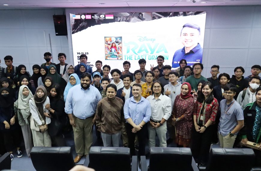 United States Embassy Holds Public Lecture in Polibatam: Presenting Dr. Steve Arounsack, Lead Visual Walt Disney Animation Studios