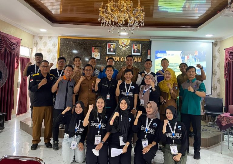 Polibatam held Socialization & Handover of Community Service Output through the Project Based Learning (PBL) Scheme: Procedures & Applications based on Collaboration System (SIKERMA) Web at SMKN 6 Batam