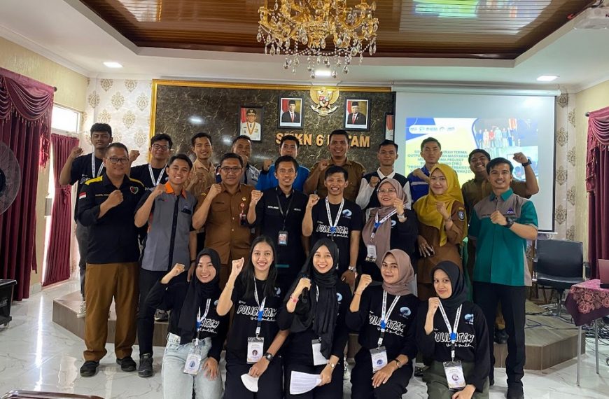 Polibatam held Socialization & Handover of Community Service Output through the Project Based Learning (PBL) Scheme: Procedures & Applications based on Collaboration System (SIKERMA) Web at SMKN 6 Batam