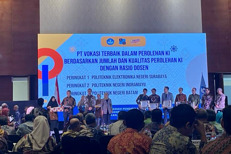 Polibatam Gained 6 Awards from the Academic Directorate of Vocational Higher Education in 2023