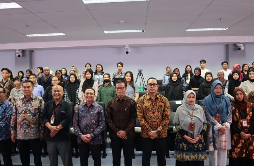 Dewan Komisioner (ADK) Otoritas Jasa Keuangan Kunjungi & Mengajar Kuliah Umum Di Polibatam, Dengan Tema “Pembiayaan di Era Digital”