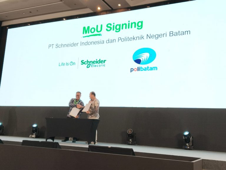 Polibatam dan Schneider Electric Teken Kerja Sama: Perkuat Pendidikan Vokasi lewat Showcase Teknologi