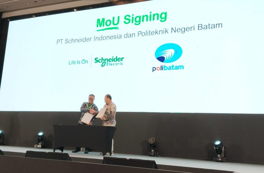 Polibatam dan Schneider Electric Teken Kerja Sama: Perkuat Pendidikan Vokasi lewat Showcase Teknologi