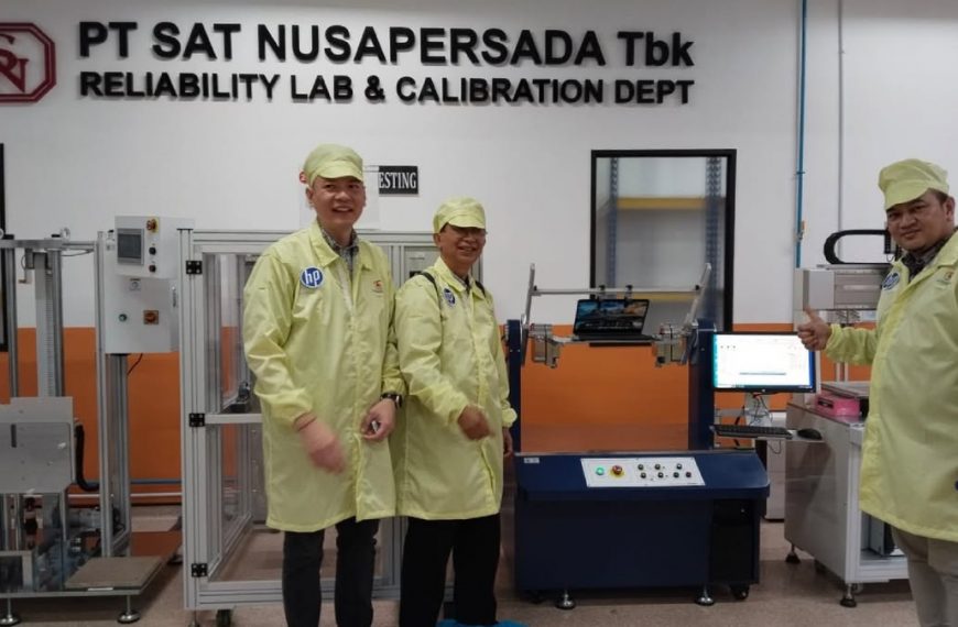 Kunjungan Direktur Polibatam Pada Factory Tour dan Acara Ceremony TKDN Produk HP di SAT NUSAPERSADA