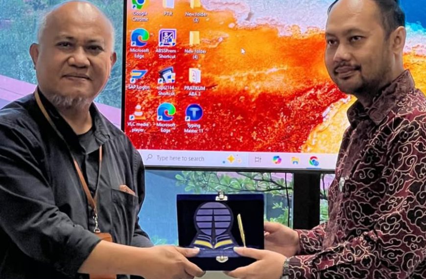 Kolaborasi Pendidikan Tinggi : Polibatam dan UT Batam Bertemu Bahas Masa Depan Mahasiswa