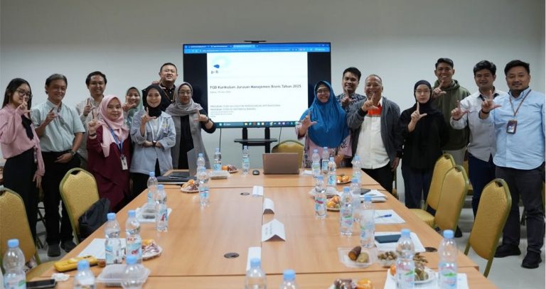 Polibatam Gelar FGD Peninjauan Kurikulum dan Renstra Jurusan Manajemen dan Bisnis