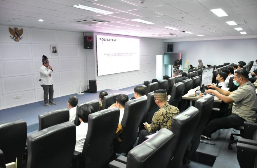 Polibatam Gelar Pelantikan dan Pengangkatan Sumpah 42 Menjadi PNS Serta Penyerahan SK