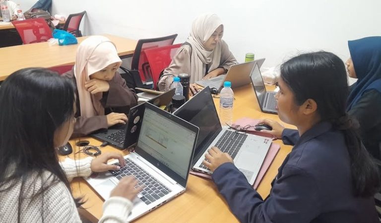 Polibatam Perkuat UMKM Lewat Pelatihan Penyusunan Laporan Keuangan Sederhana