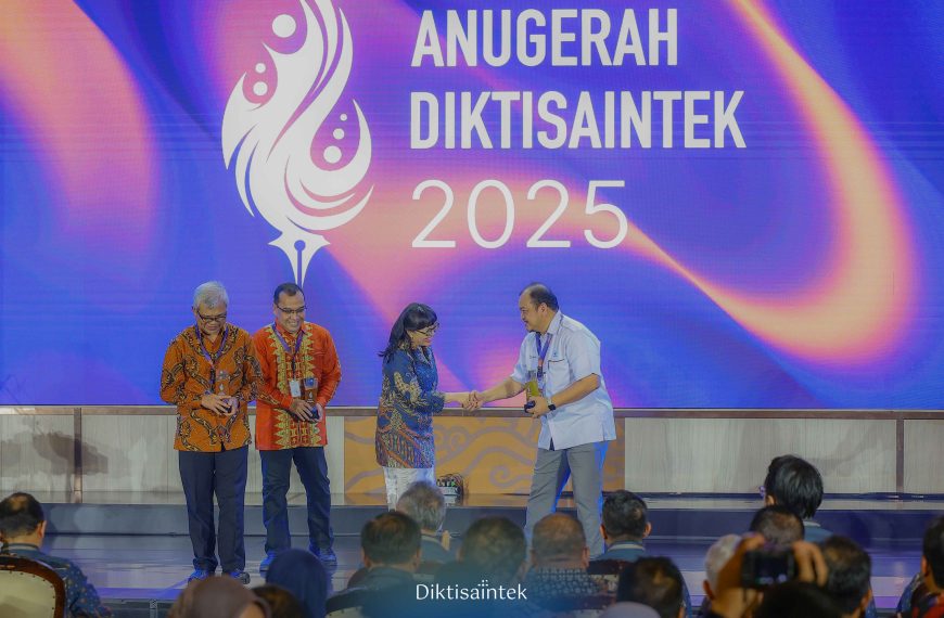 Polibatam Raih Penghargaan Konsorsium Kemitraan Vokasi Terbaik dan Pengelola Program Kolaborasi Berdikari Terbaik di Ajang Anugerah Diktisaintek 2025