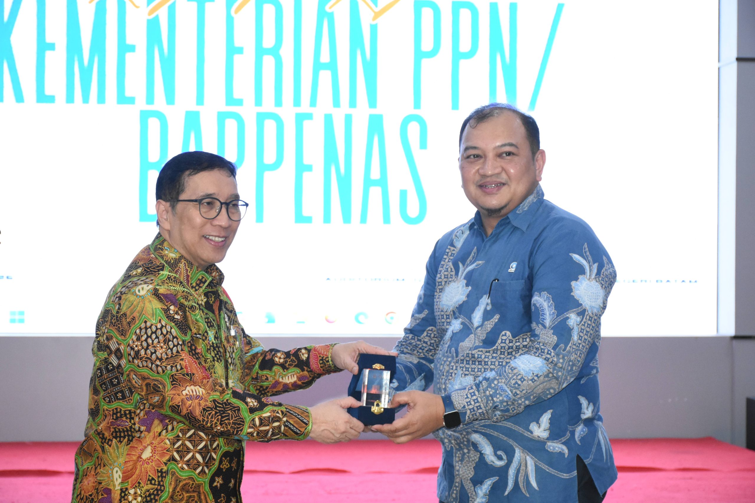 Strengthening the Semiconductor and AI Ecosystem, Vice Minister of PPN/Bappenas Visits Polibatam Facilities