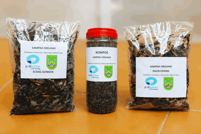 Polibatam TPST Product Samples Showcased at Batam MTQ Bazaar 2026, Highlighting Waste-to-Compost Innovation