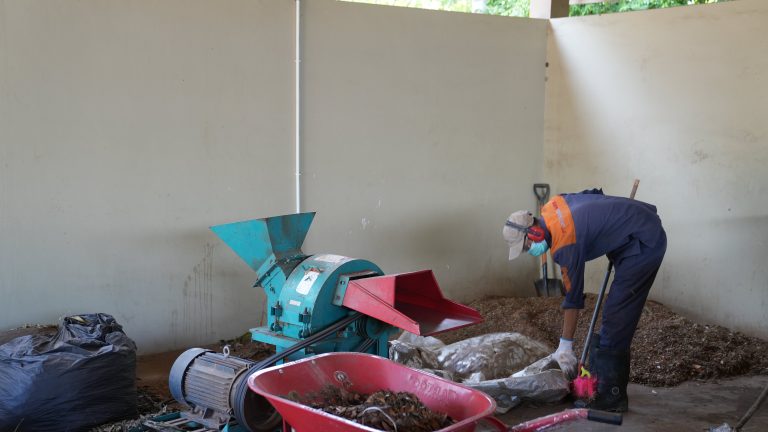 Polibatam Transforms Organic Waste into Compost, A Concrete Step Toward a Green Campus