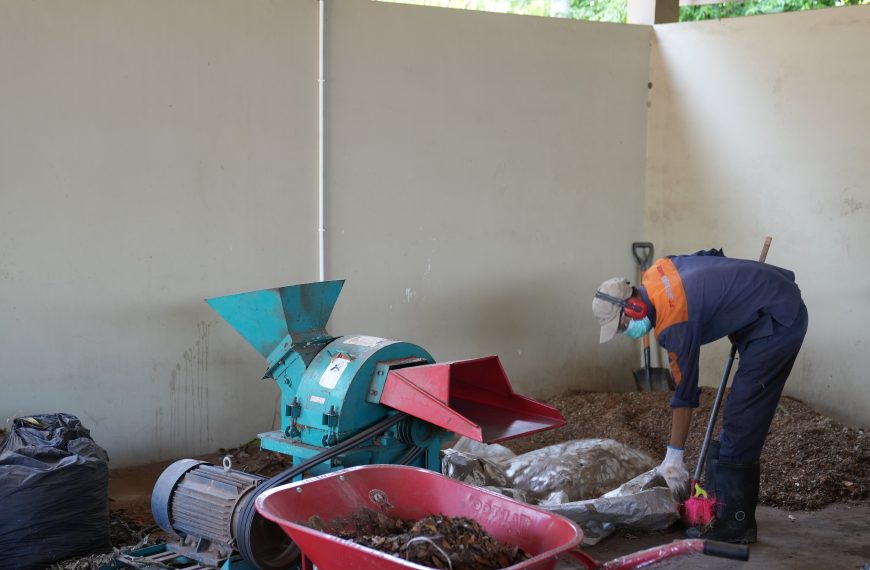 Polibatam Transforms Organic Waste into Compost, A Concrete Step Toward a Green Campus