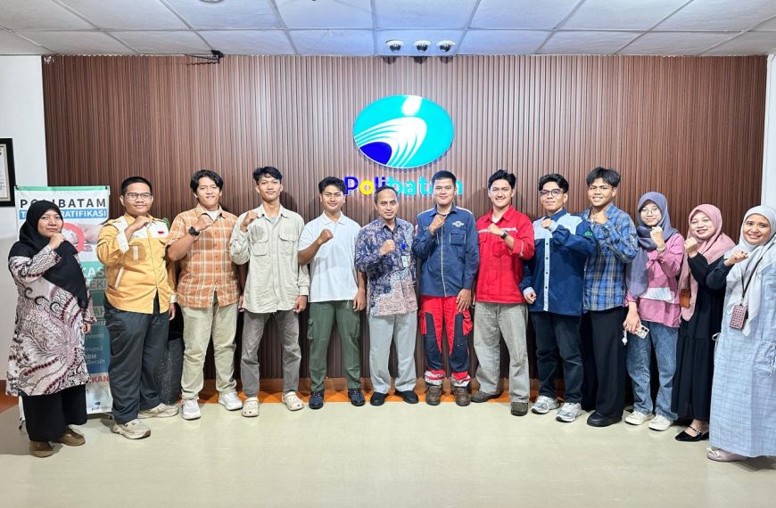 Polibatam Sends Off Students to National Competitions in Bandung, Ready to Bring Pride to the Campus