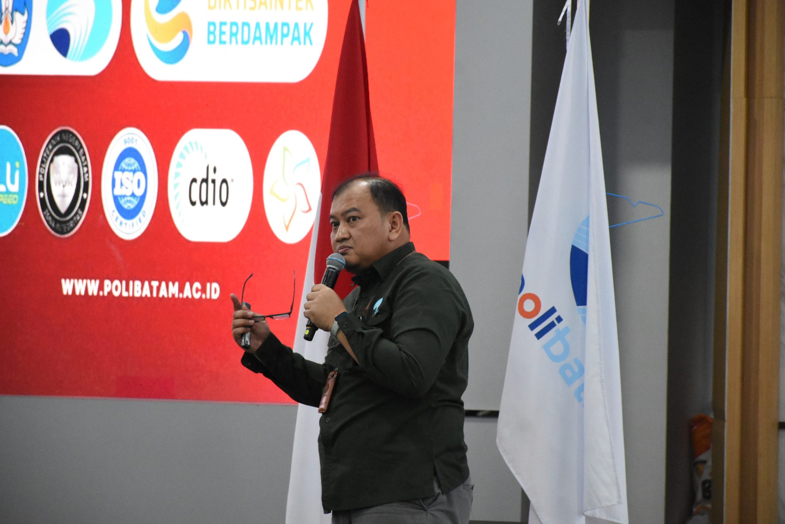 Polibatam Perkuat Komitmen ZI, WBK, dan WBBM serta Budaya Kerja Double Action dalam Rapat RTM 1 Tahun 2026