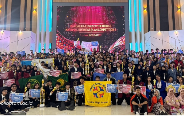 Mahasiswa Polibatam Raih Bronze medal Di Mandalika Essay Competition 8